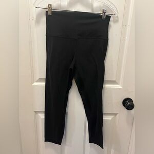 🍋 LIKE NEW Lululemon Align Crop 23" - Black - Sz 6